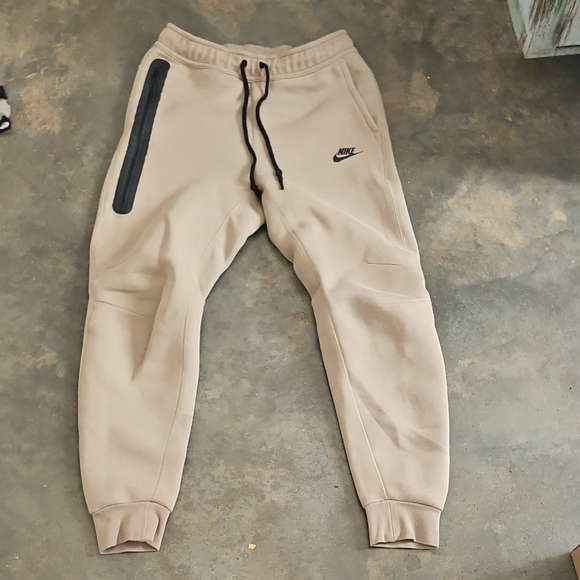 Nike Sportswear Tech Fleece Joggers Pants Tan Men’s Size SM FB8002-247 - Picture 1 of 10